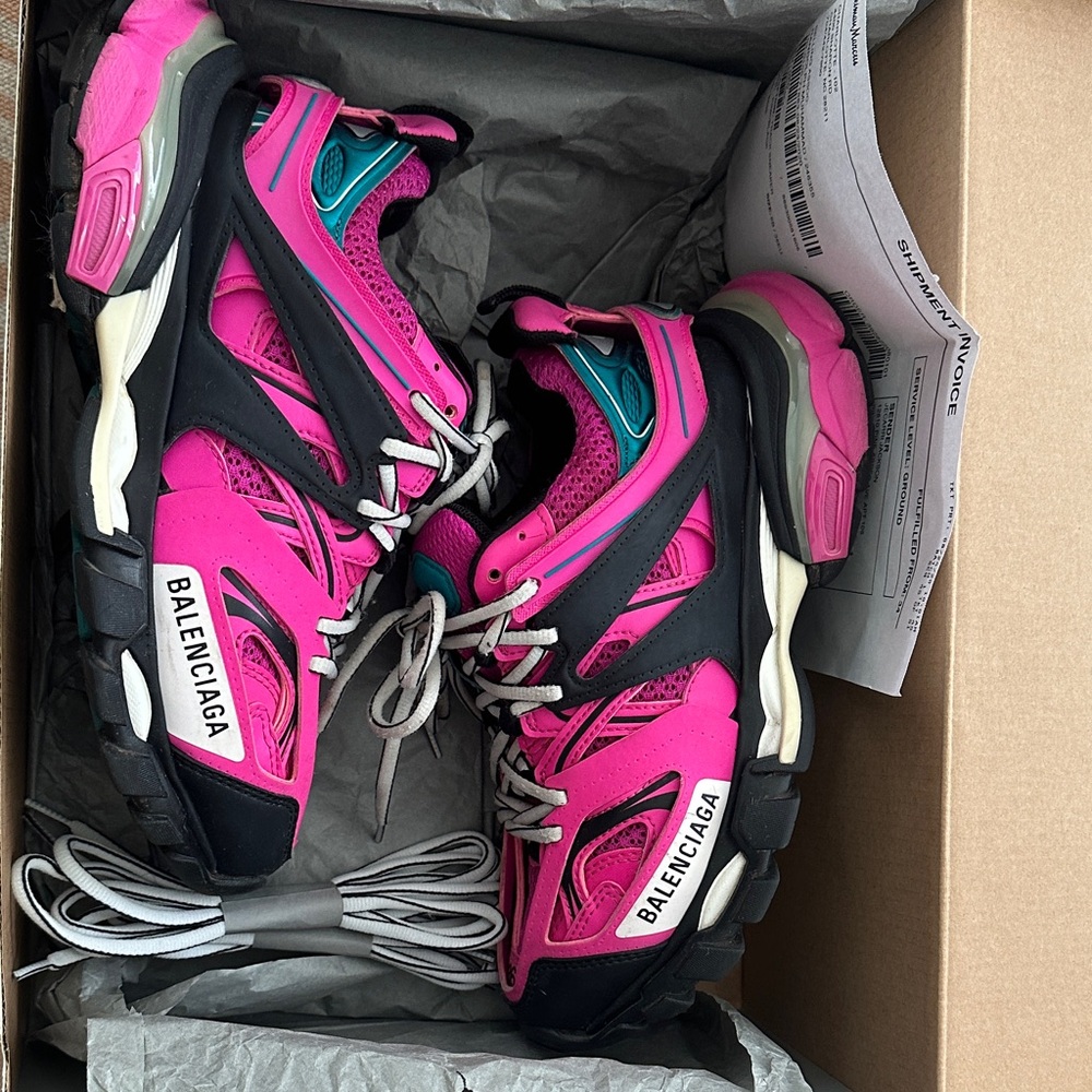Balenciaga Women's Fuchsia and Black Athletic Shoes - Picture 6 of 6